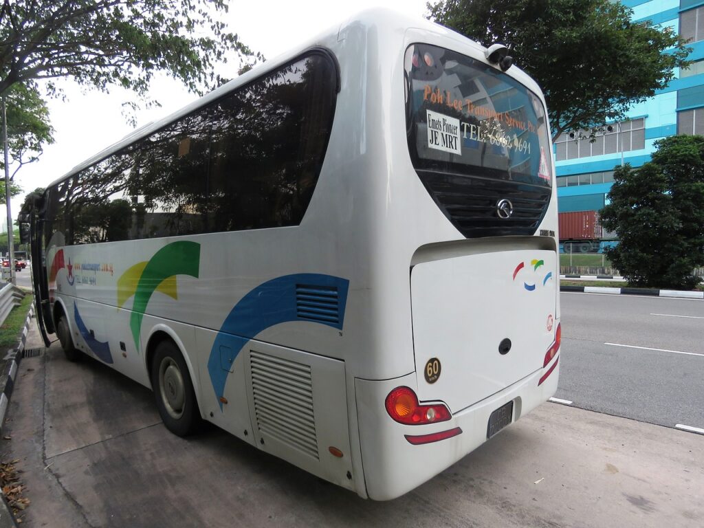 bussimatka-luokkaretki-leirikoulu